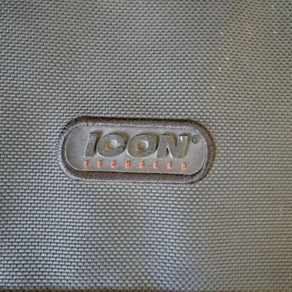 Icon TechGear Medium Bag Case Laptop Black Shoulder Strap Padded
